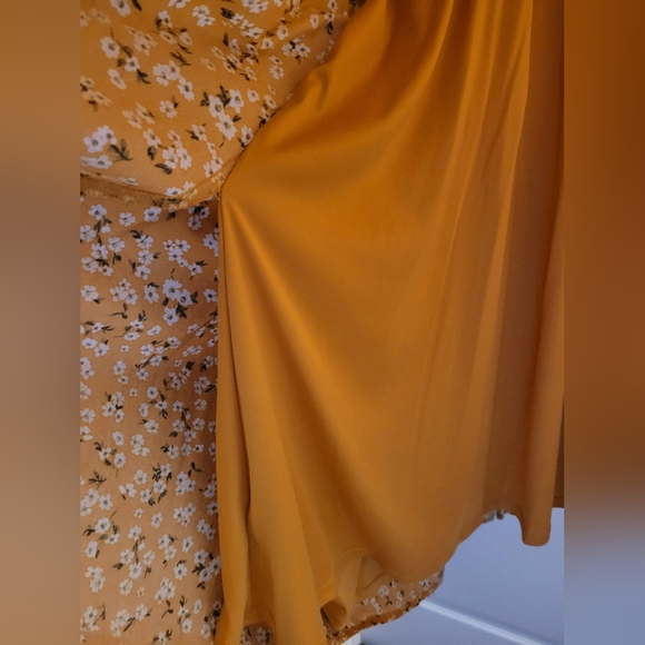 🌼Torrid Yellow Floral Midi Dress - Picture 8 of 12